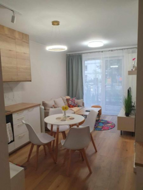 Colorful Apartament 2 pokojowy z małym ogródkiem w Warszawie